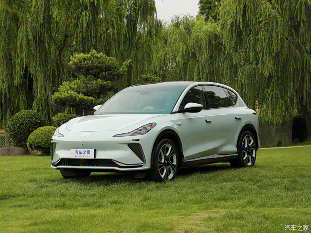 智己汽車(chē) 智己LS7 2023款 77kWh Urban Fit Pro后驅(qū)版