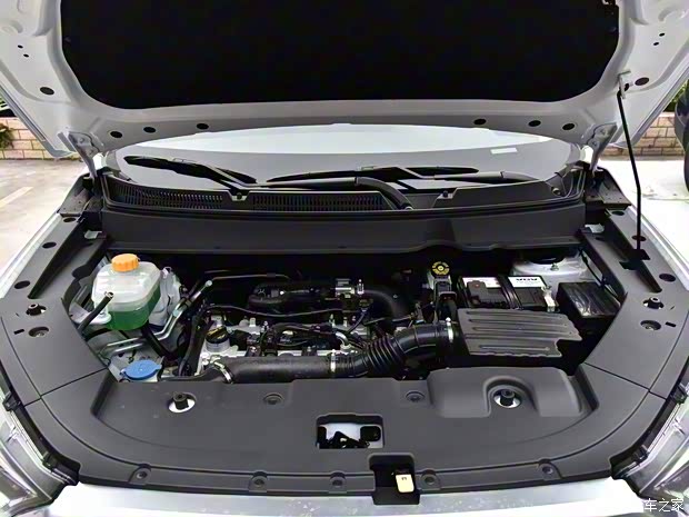 潍柴汽车 潍柴汽车U70 2020款 1.5T 手动舒适版 7座 潍柴汽车 潍柴汽车U70 2020款 1.5T 手动舒适版 7座