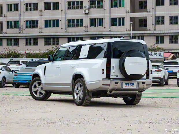 路虎(進(jìn)口) 路虎衛(wèi)士 2023款 130 3.0T P400 HSE