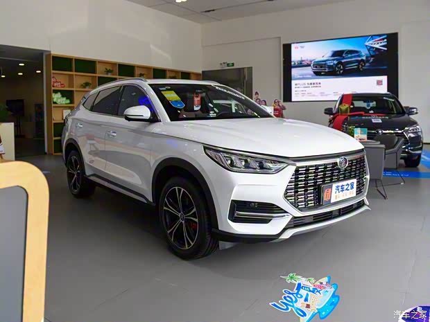 比亚迪 宋PLUS 2020款 1.5T 自动旗舰型