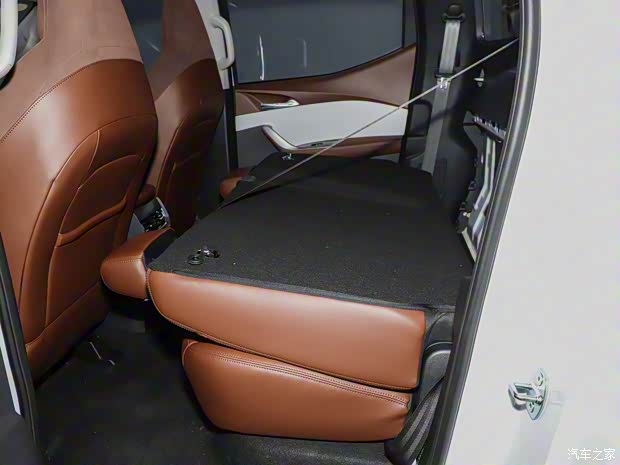 上汽大通 星際H 2023款 2.0T 自動 汽油 豪華版 標(biāo)軸