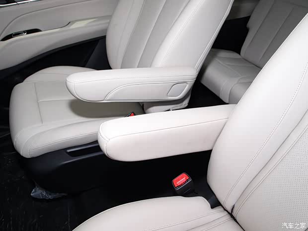 上汽通用五菱 新寶駿RS-7 2020款 基本型