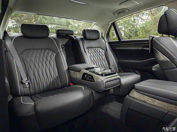 现代(进口) 捷尼赛思G90 2019款 基本型 现代(进口) 捷尼赛思G90 2019款 基本型