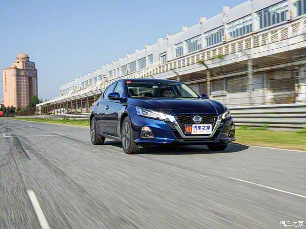 东风日产 天籁 2019款 2.0L XL Upper 智行版 东风日产 天籁 2019款 2.0L XL Upper 智行版