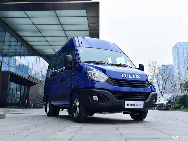 南京依维柯 依维柯欧胜 2020款 3.0T 30周年纪念 手动快运版F1C 南京依维柯 依维柯欧胜 2020款 3.0T 30周年纪念 手动快运版F1C