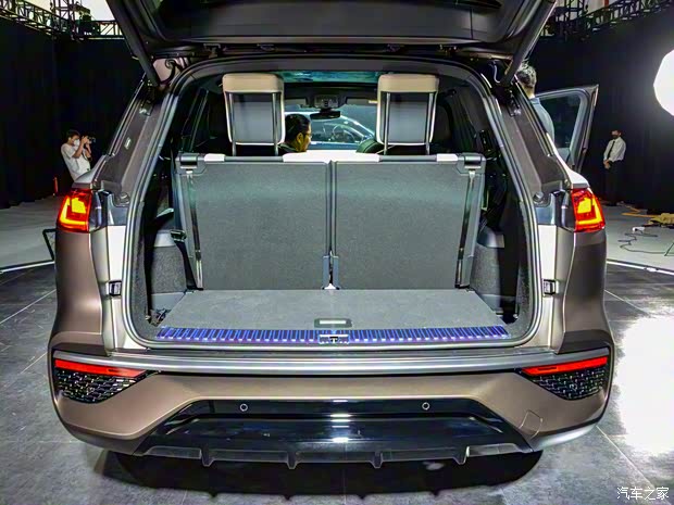 上汽奧迪 奧迪Q6 2022款 50 TFSI 基本型