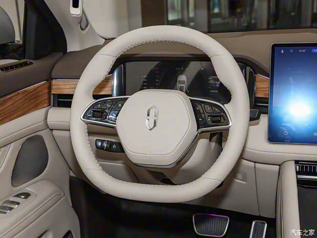 賽力斯汽車 問界M7 2024款 1.5T 智駕四驅(qū)Plus版 5座