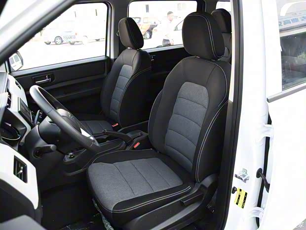 上汽通用五菱 五菱宏光PLUS 2019款 基本型