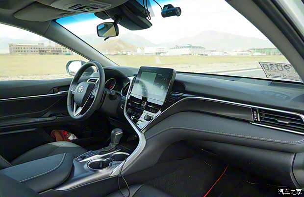 广汽丰田 凯美瑞 2022款 2.0S 骑士版 广汽丰田 凯美瑞 2022款 2.0S 骑士版