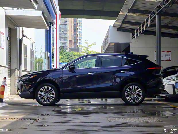一汽丰田 凌放HARRIER 2022款 2.0L CVT两驱顶配版 一汽丰田 凌放HARRIER 2022款 2.0L CVT两驱顶配版