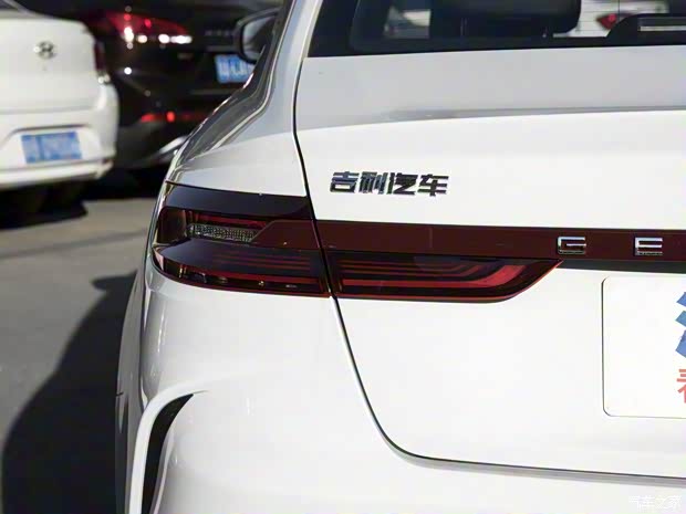 几何汽车 几何G6 2022款 480 豪华型