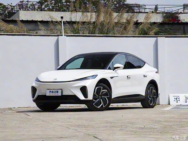 飞凡汽车 飞凡R7 2023款 长续屏霸Pro版 飞凡汽车 飞凡R7 2023款 长续屏霸Pro版