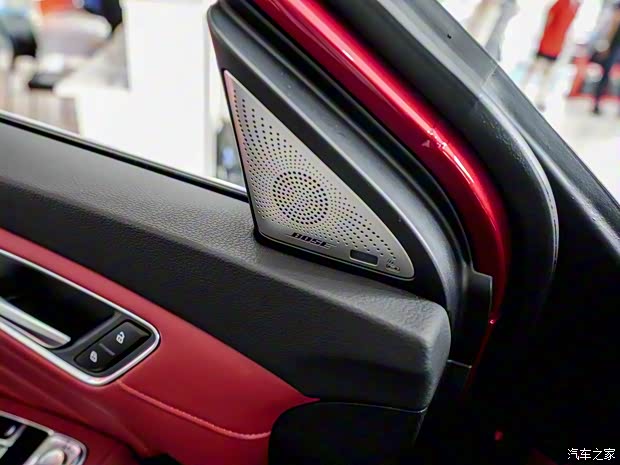 上汽集团 名爵HS 2018款 30T 自动Trophy四驱超级运动互联网版