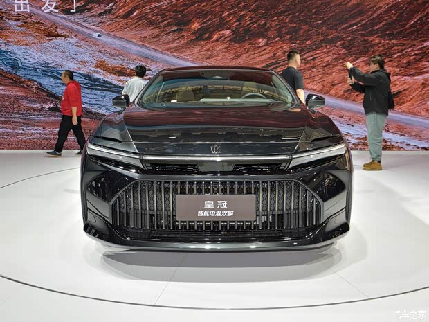 豐田(進(jìn)口) 皇冠(進(jìn)口) 2024款 Sedan