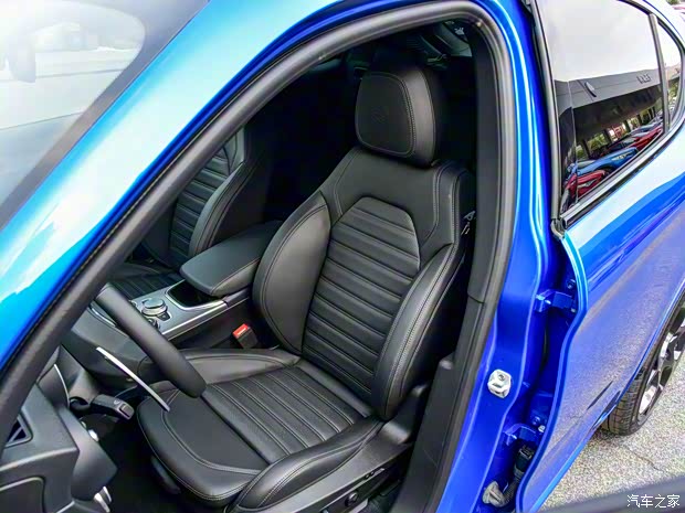 阿爾法·羅密歐 Stelvio 2022款 Veloce