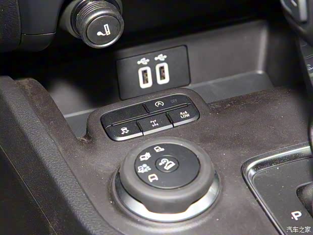 江铃福特 撼路者 2020款 运动版 2.3T 汽油自动四驱豪华版 7座 国VI