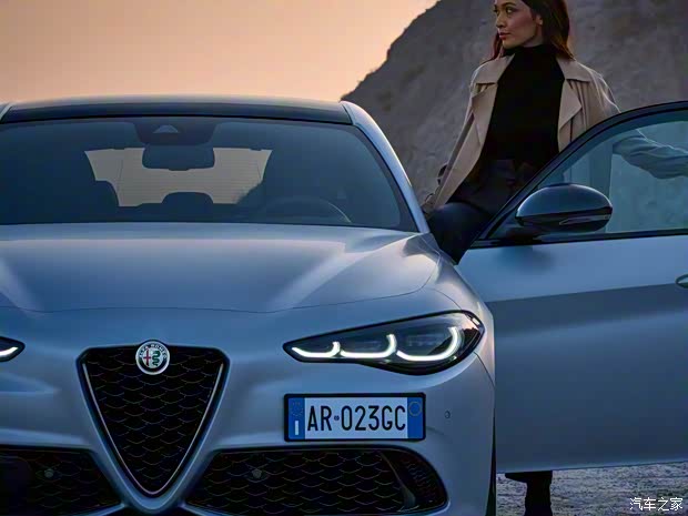 阿爾法·羅密歐 Giulia 2023款 Competizione