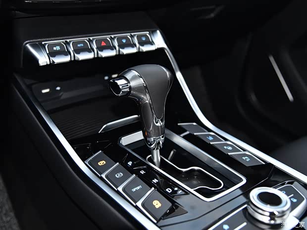 江铃福特 领界 2019款 EcoBoost 145 CVT 48V尊领型PLUS 江铃福特 领界 2019款 EcoBoost 145 CVT 48V尊领型PLUS