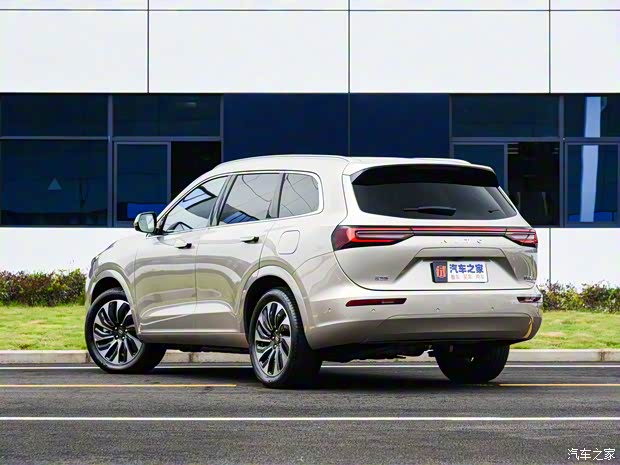 賽力斯汽車 問界M7 2022款 1.5T 增程式 四驅豪華版