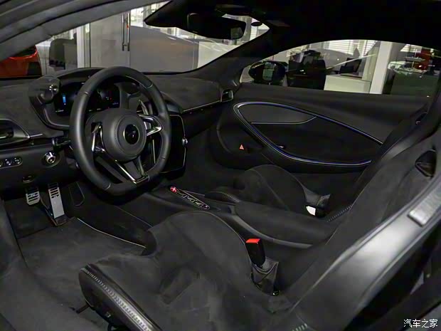 迈凯伦 Artura 2023款 3.0T Hybrid 标准型 迈凯伦 Artura 2023款 3.0T Hybrid 标准型