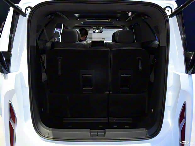 合創(chuàng)汽車 合創(chuàng)V09 2023款 基本型