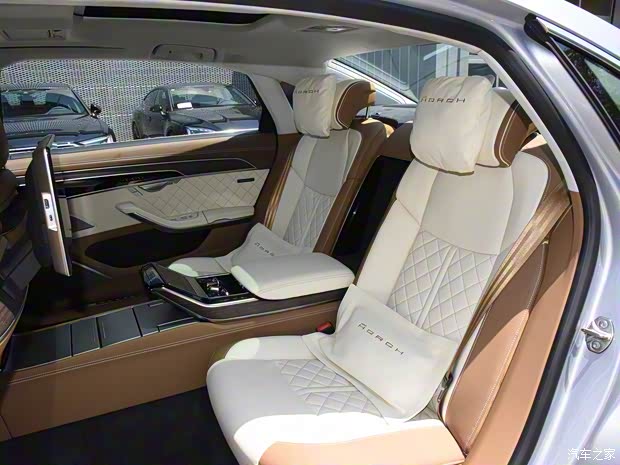 奥迪(进口) 奥迪A8 2022款 A8L Horch创始人版 双色典藏型 奥迪(进口) 奥迪A8 2022款 A8L Horch创始人版 双色典藏型