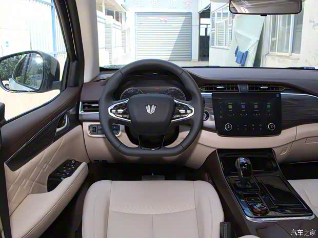 鄭州日產(chǎn) 帕拉丁 2023款 2.0T 四驅(qū)尊享型 鄭州日產(chǎn) 帕拉丁 2023款 2.0T 四驅(qū)尊享型