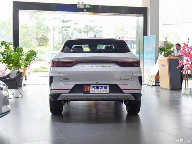 比亚迪 宋PLUS 2020款 1.5T 自动旗舰型