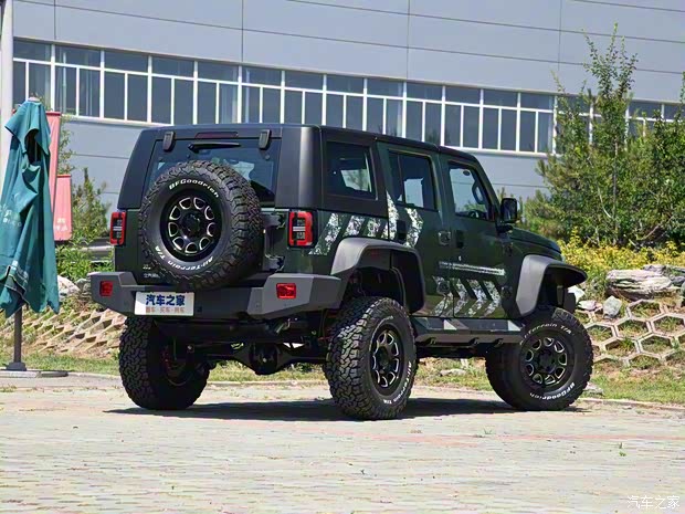 北京越野 北京BJ40 2020款 2.3T 自动四驱雨林穿越版 北京越野 北京BJ40 2020款 2.3T 自动四驱雨林穿越版