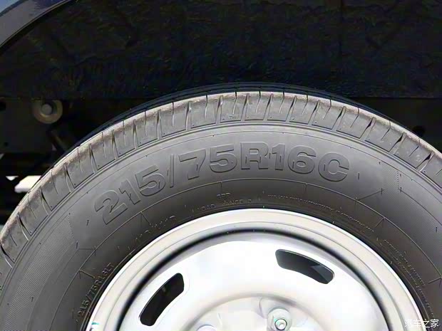 江鈴汽車(chē) 江鈴福順 2022款 2.0T柴油多功能乘用車(chē)中軸中高頂6-7座JX4D20A6H