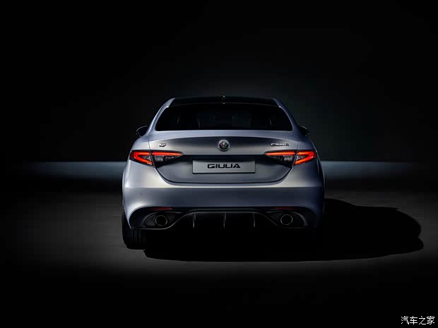 阿爾法·羅密歐 Giulia 2023款 Competizione