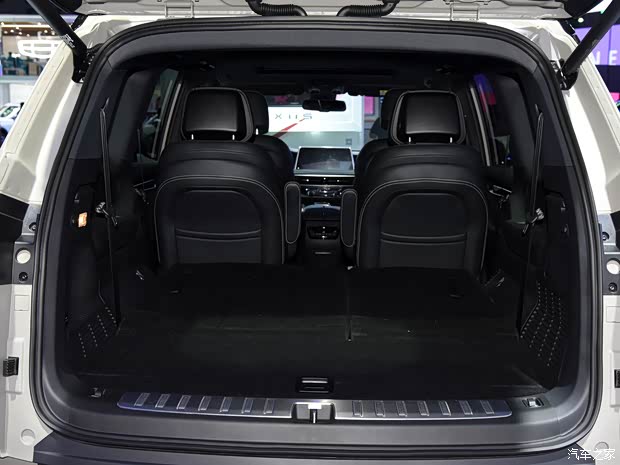 上汽大通 上汽大通MAXUS D90 Pro 2022款 2.0T 柴油四驅川藏公路版 6座