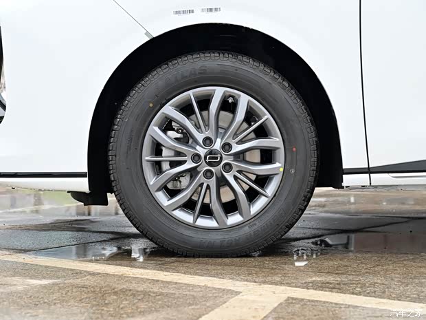 一汽奔腾 奔腾M9 2023款 2.0T 尊享型 一汽奔腾 奔腾M9 2023款 2.0T 尊享型