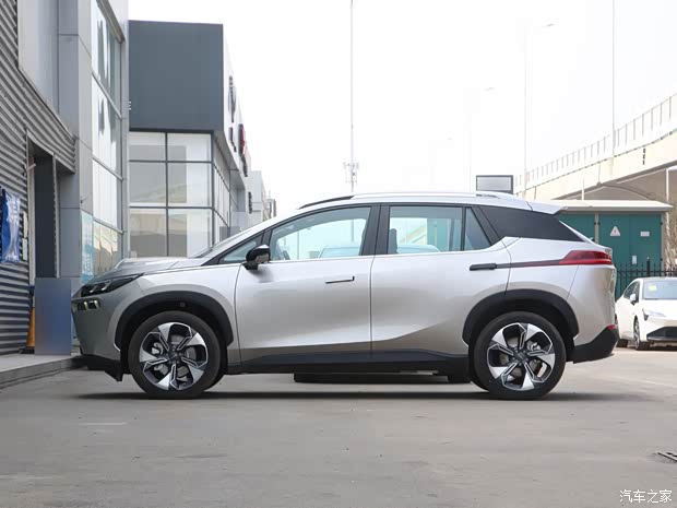 埃安 AION V 2023款 Plus 80 智享科技版 三元锂