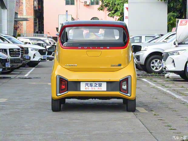 上汽通用五菱 五菱NanoEV 2021款 高配版