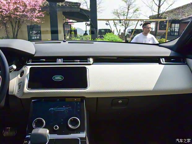 路虎(進(jìn)口) 攬勝星脈 2021款 基本型