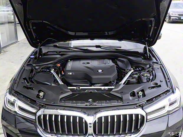 寶馬(進(jìn)口) 寶馬5系(進(jìn)口) 2022款 改款二 530i 風(fēng)尚版 M運(yùn)動(dòng)套裝
