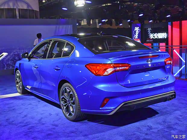 长安福特 福克斯 2021款 三厢 EcoBoost 180 自动ST Line