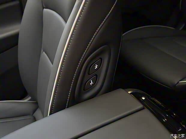 上汽通用別克 昂科旗 2022款 652T 四驅(qū)尊享旗艦型 6座