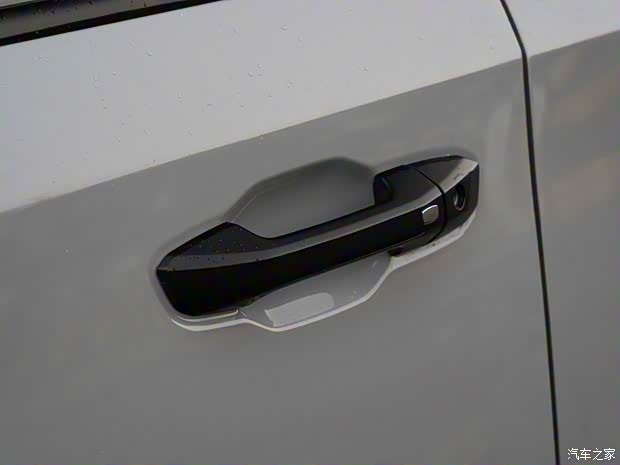 上汽大通 领地 2022款 2.0T 城市版 上汽大通 领地 2022款 2.0T 城市版