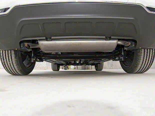 一汽奔腾 奔腾T33 2021款 1.2T 手动基本型