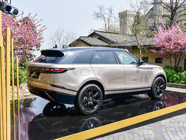 路虎(進(jìn)口) 攬勝星脈 2021款 基本型