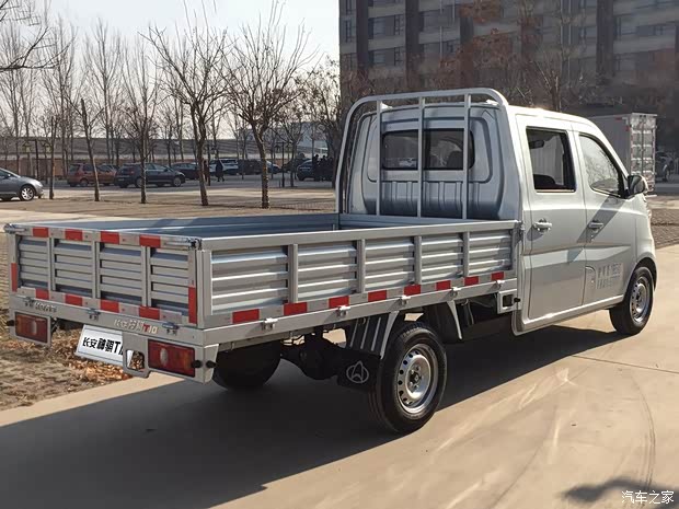 长安轻型车 神骐T10 2019款 1.5L舒适型单蒸空调载货车双排745kg