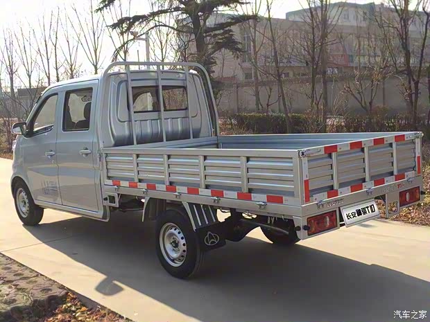 长安轻型车 神骐T10 2019款 1.5L舒适型单蒸空调载货车双排745kg