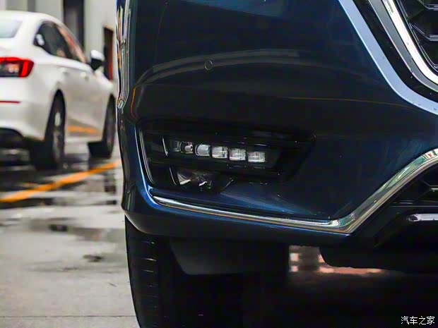 東風(fēng)本田 本田UR-V 2023款 370TURBO 四驅(qū)尊享版