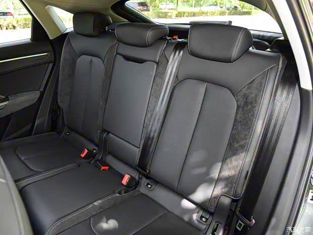 一汽-大眾奧迪 奧迪Q3 2020款 轎跑 45 TFSI quattro 定制尊享版