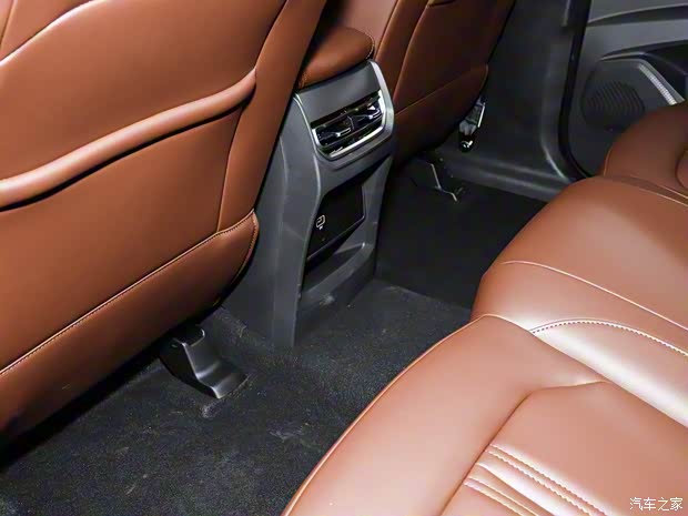 上汽大通 星際H 2023款 2.0T 自動 汽油 豪華版 標(biāo)軸