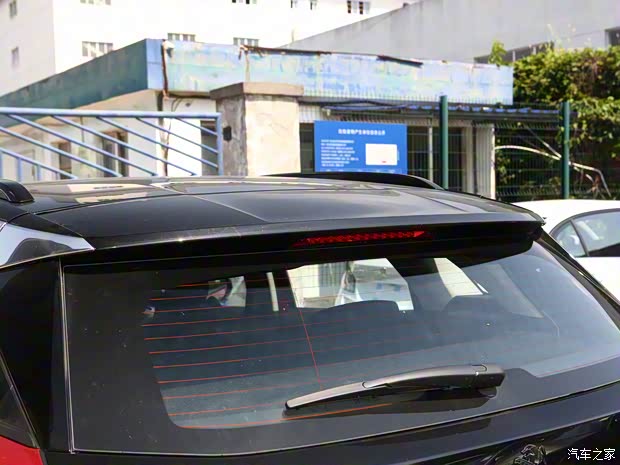 東風(fēng)標(biāo)致 標(biāo)致4008 2022款 400THP 炫夜科技版