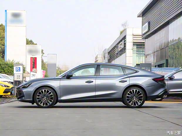 上汽集团 MG7 2023款 2.0T 自动猎美奢享版 上汽集团 MG7 2023款 2.0T 自动猎美奢享版