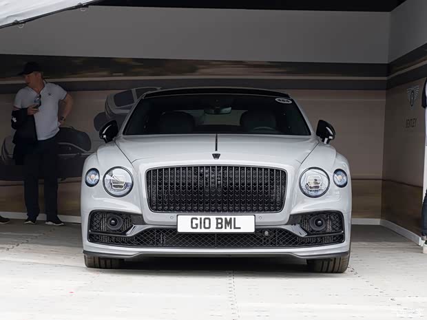 宾利 飞驰 2022款 4.0T V8 S 宾利 飞驰 2022款 4.0T V8 S